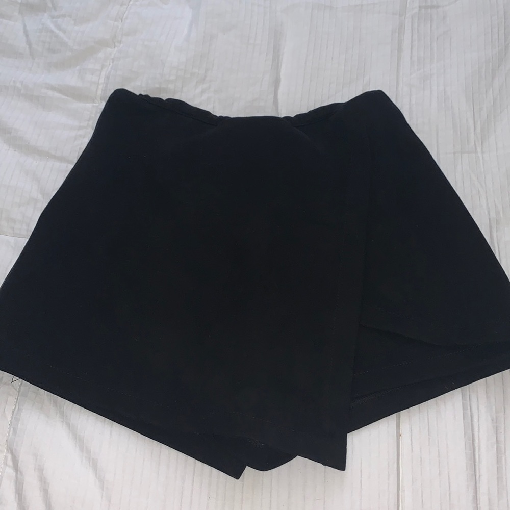Black Skort